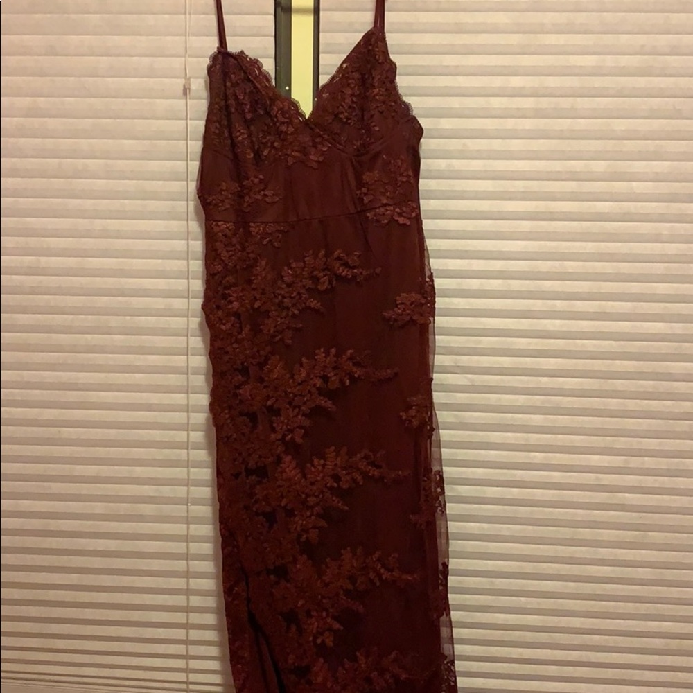 Maroon Prom Dress !